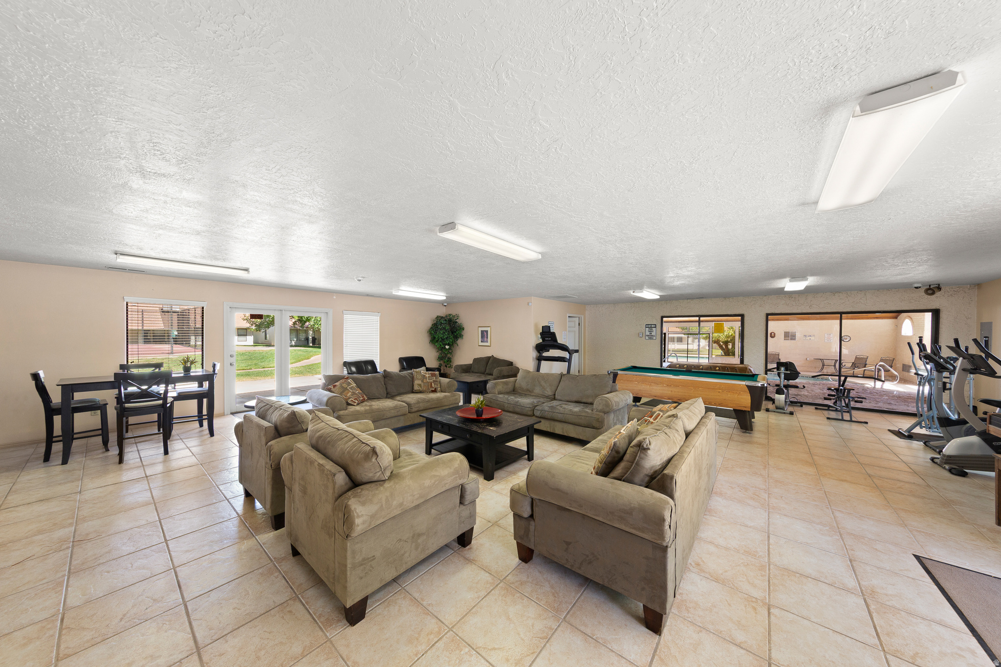 WILLOW RUN RESORT - Residential
