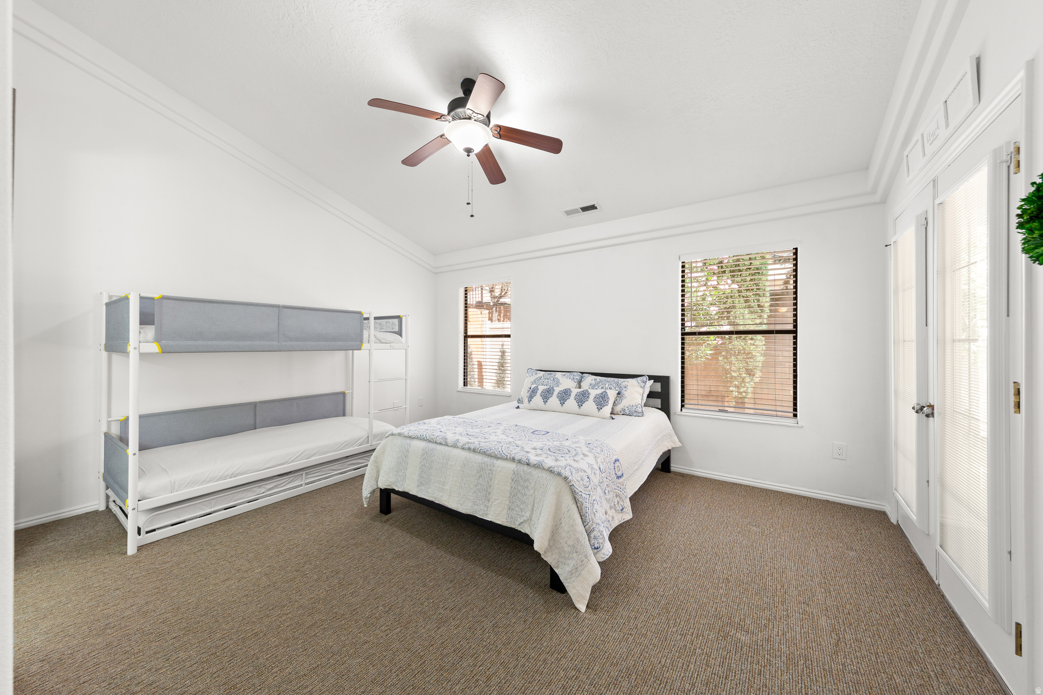 WILLOW RUN RESORT - Residential
