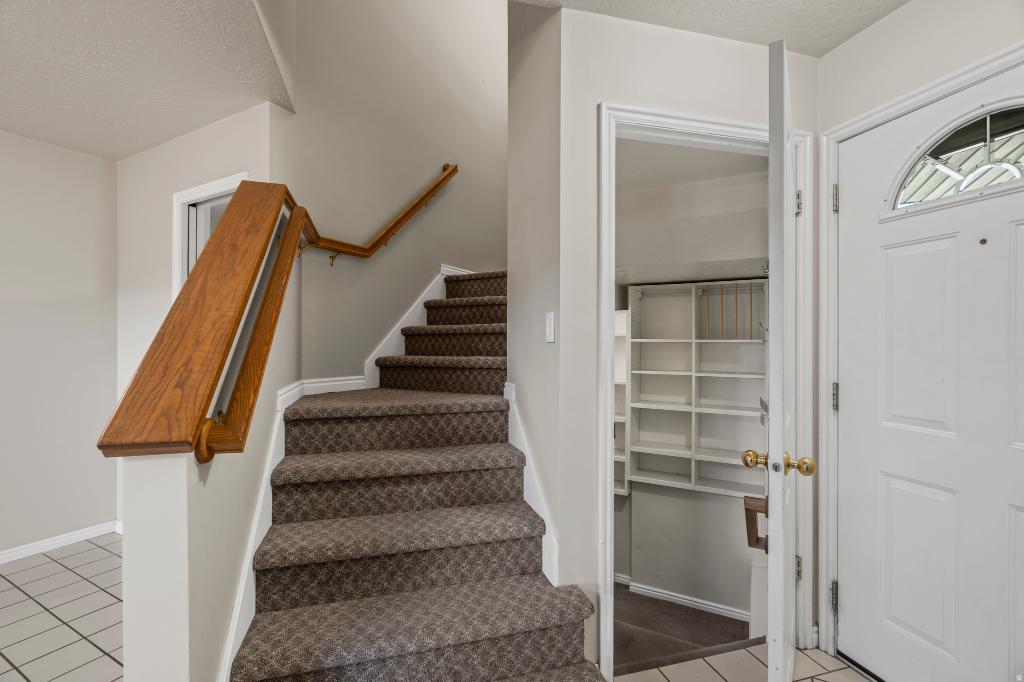 COUNTRY COTTAGES - Residential