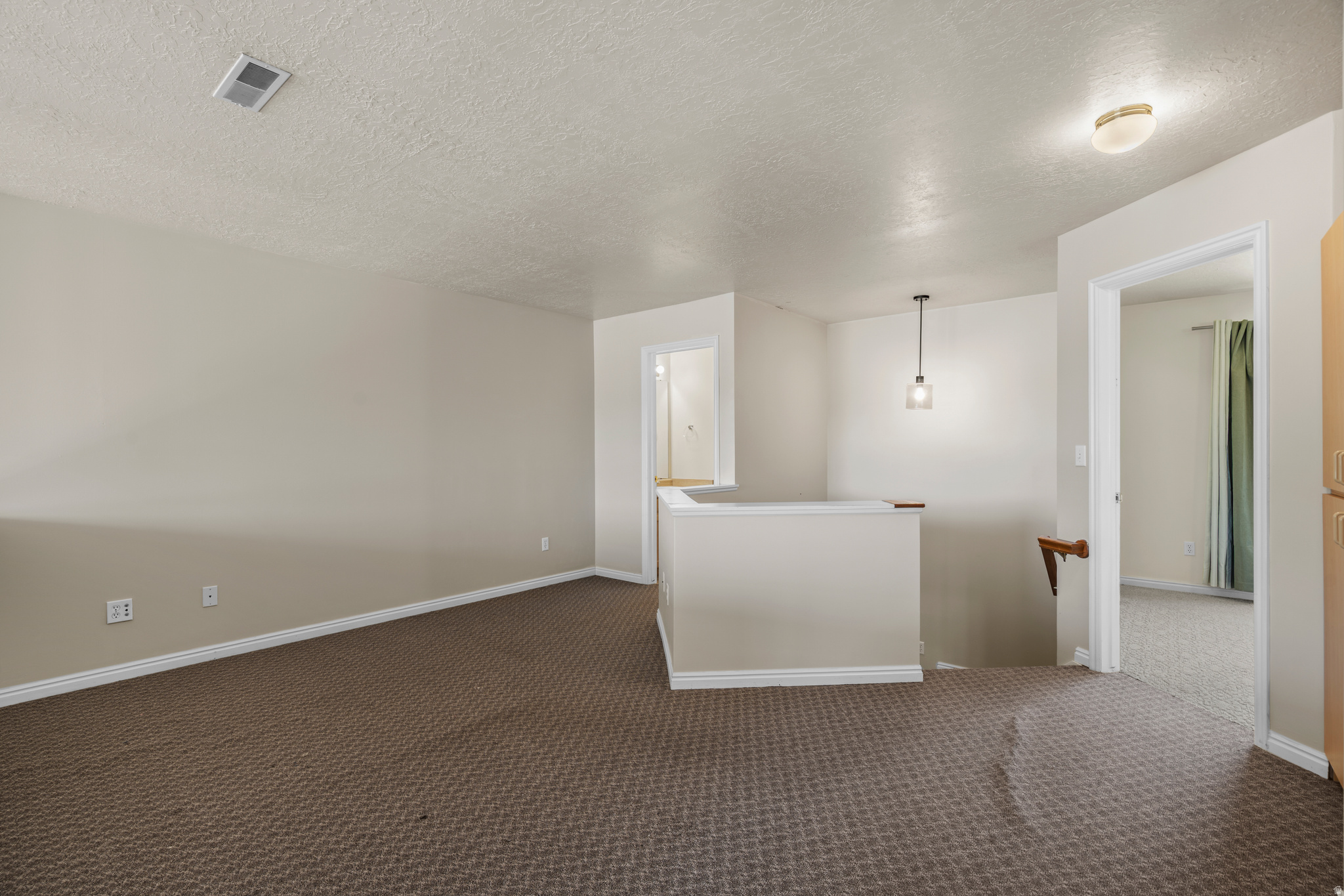 COUNTRY COTTAGES - Residential