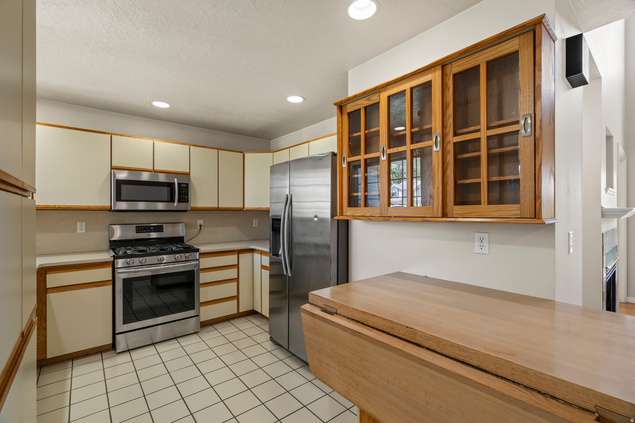 COUNTRY COTTAGES - Residential