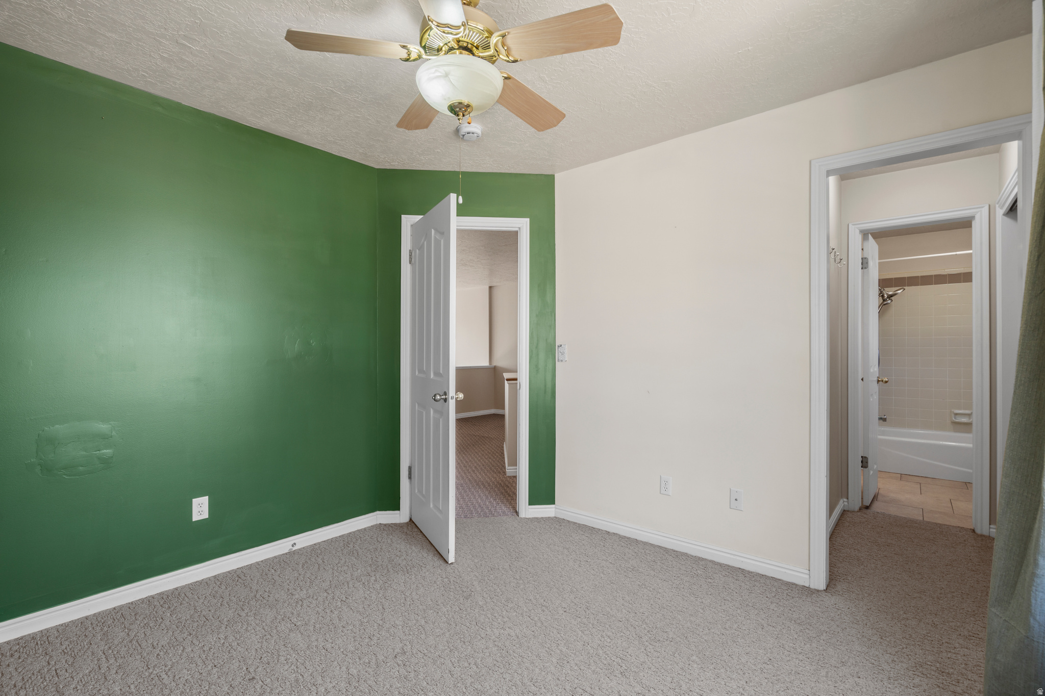 COUNTRY COTTAGES - Residential