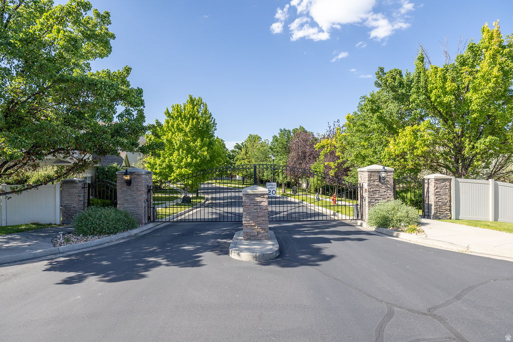 SPRING HOLLOW AT BATEMAN FARM - Residential