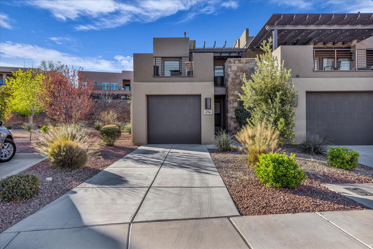 ESCAPES AT THE LEDGES PH 5 - Residential