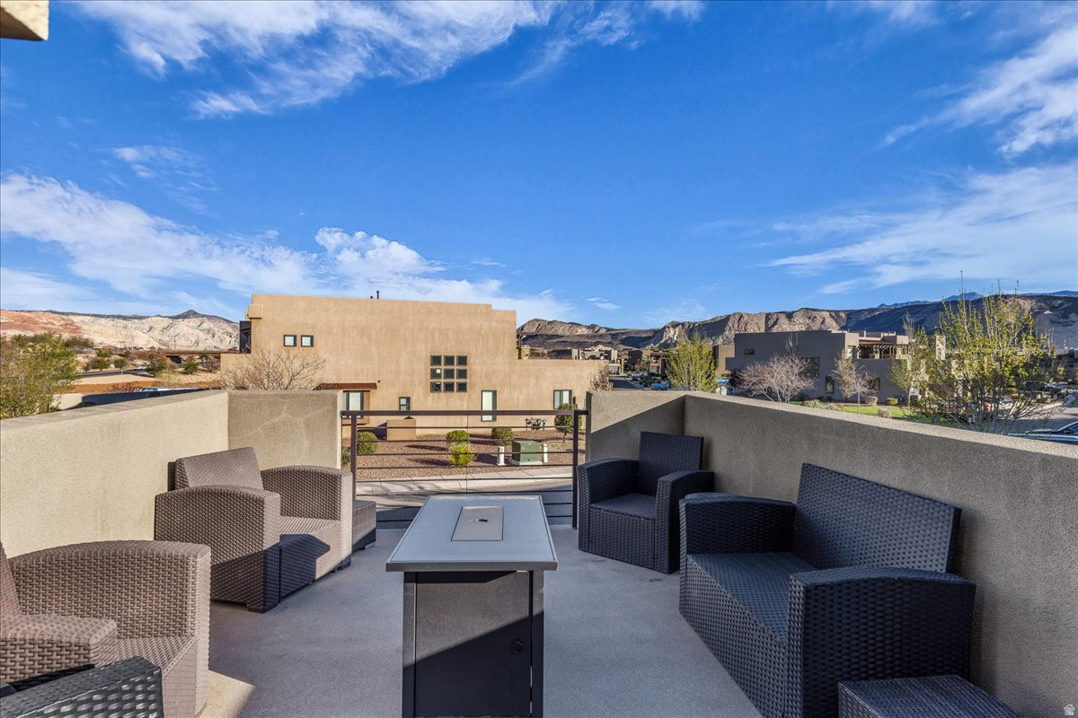 ESCAPES AT THE LEDGES PH 5 - Residential