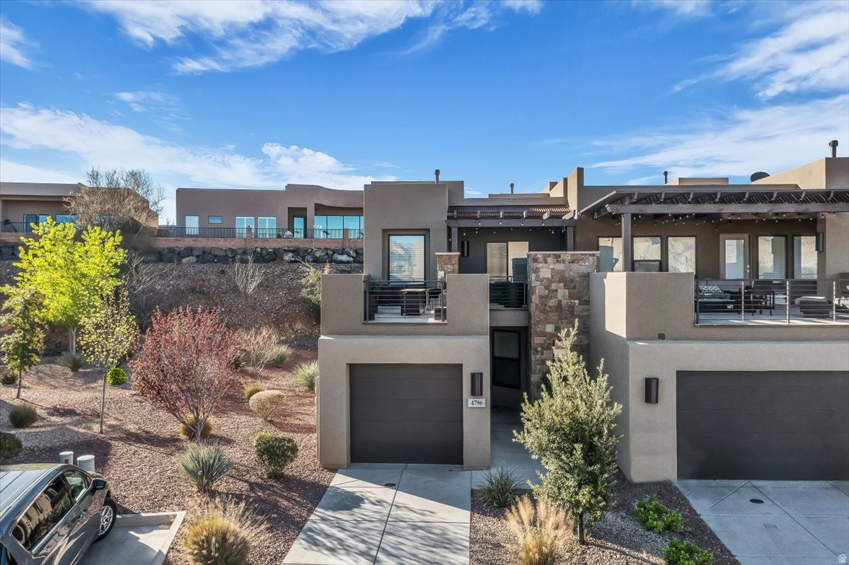 ESCAPES AT THE LEDGES PH 5 - Residential