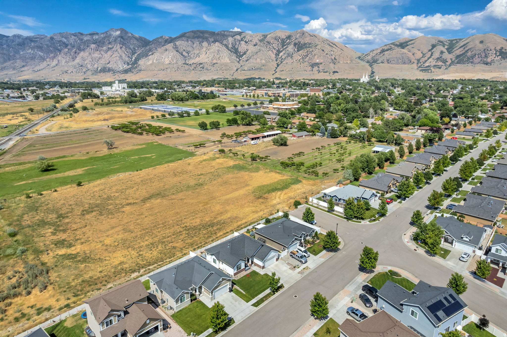 ORANGE GROVE - Residential