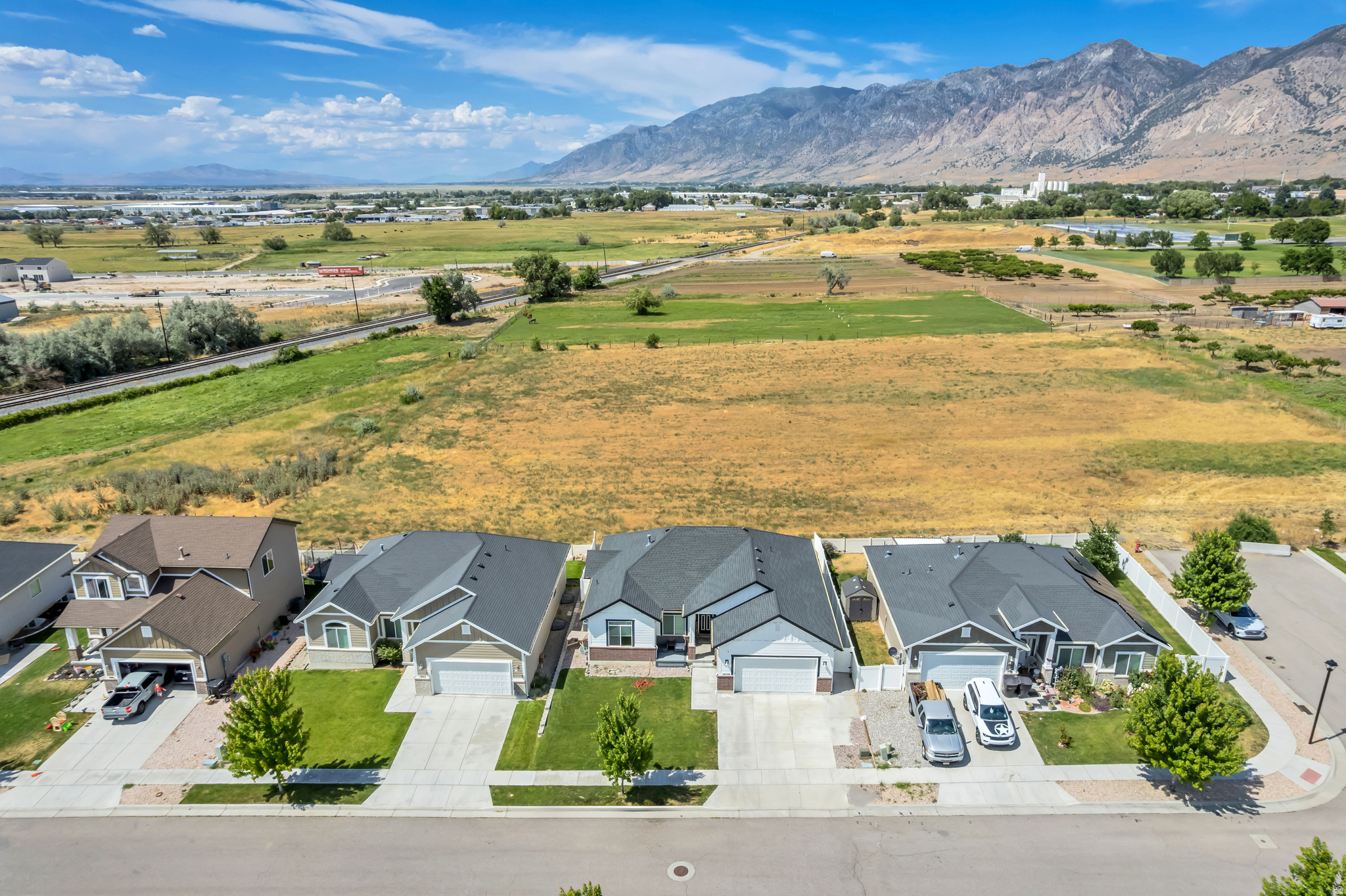 ORANGE GROVE - Residential