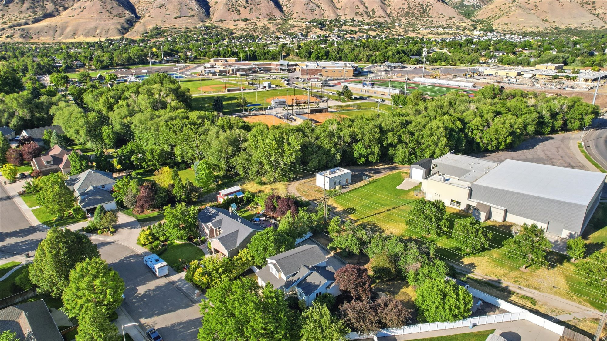 COUNTRY SPRINGS - Residential