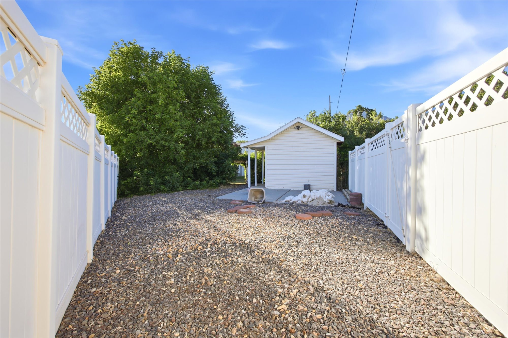 COUNTRY SPRINGS - Residential