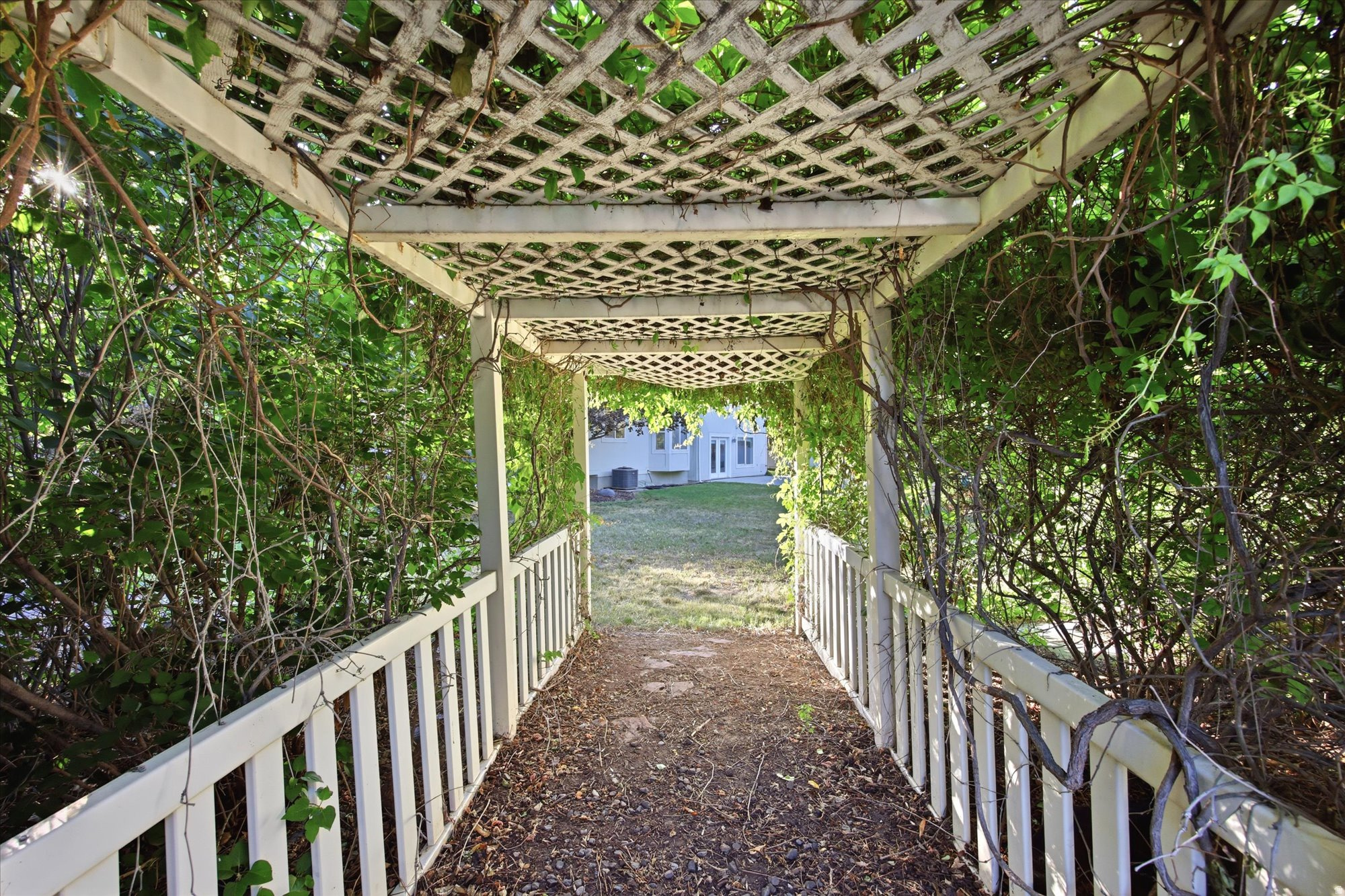 COUNTRY SPRINGS - Residential