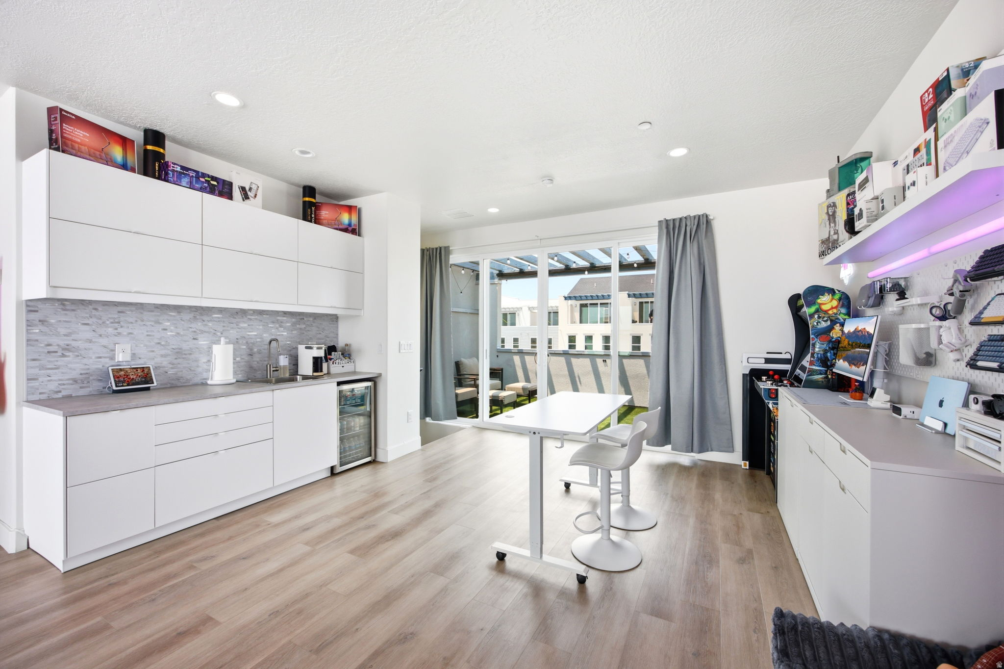 DAYBREAK - Residential