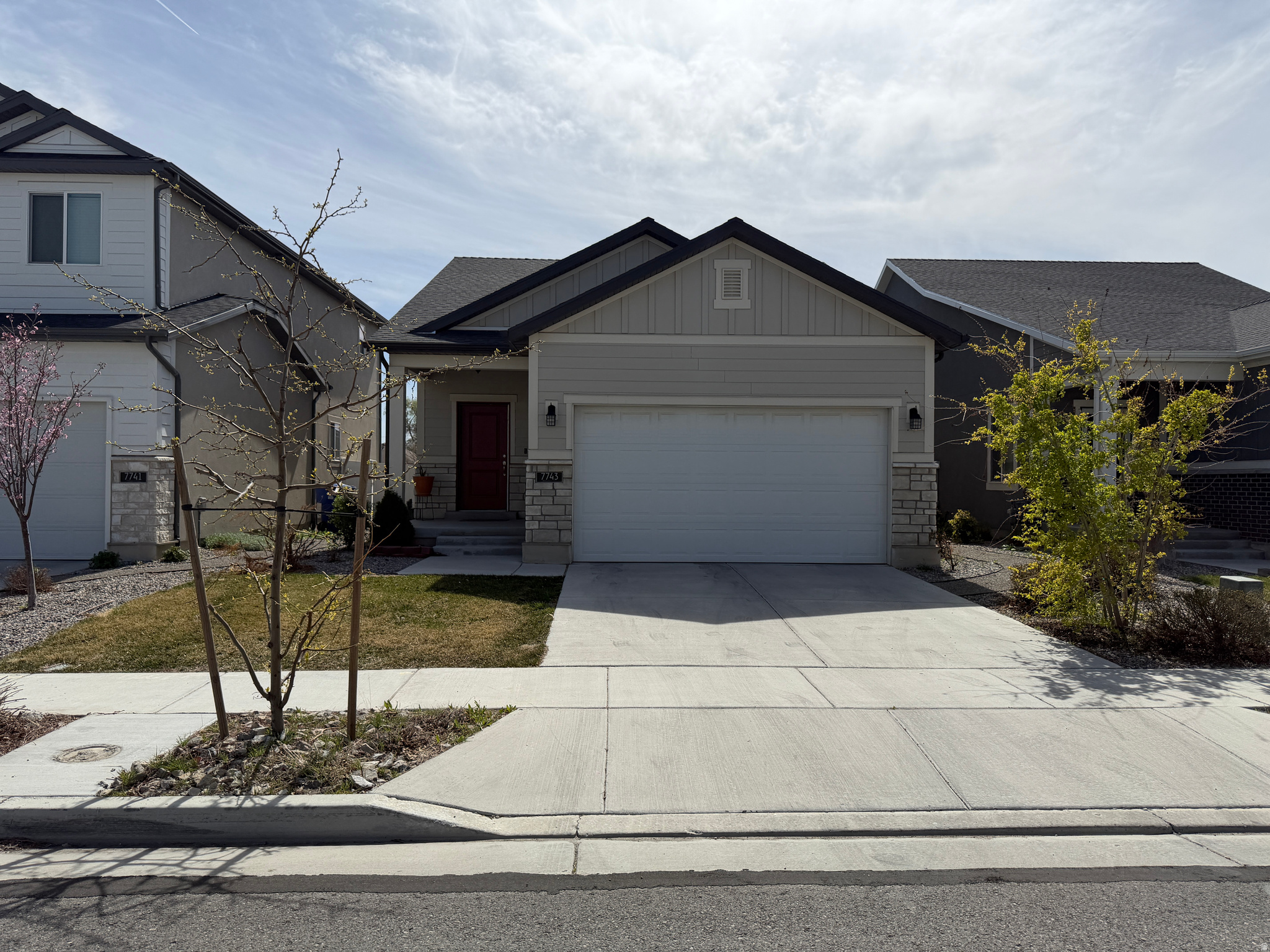 Beautiful move-in ready home!  Motivated seller.  Situated in a desirable neighborhood in the heart of Magna City, just minutes from Highway 201 for easy commuting.
