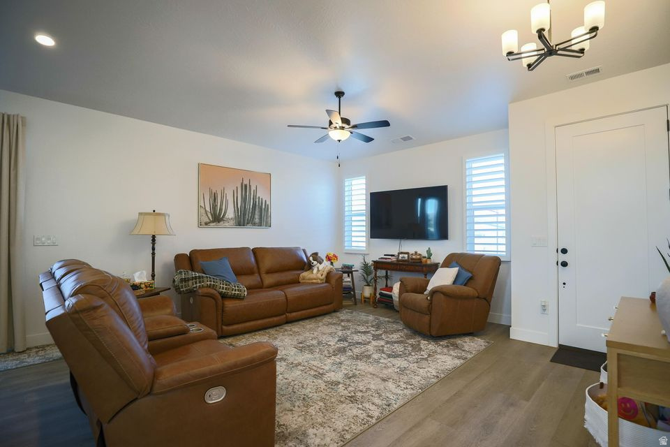 PEREGRINE POINTE WEST - Residential