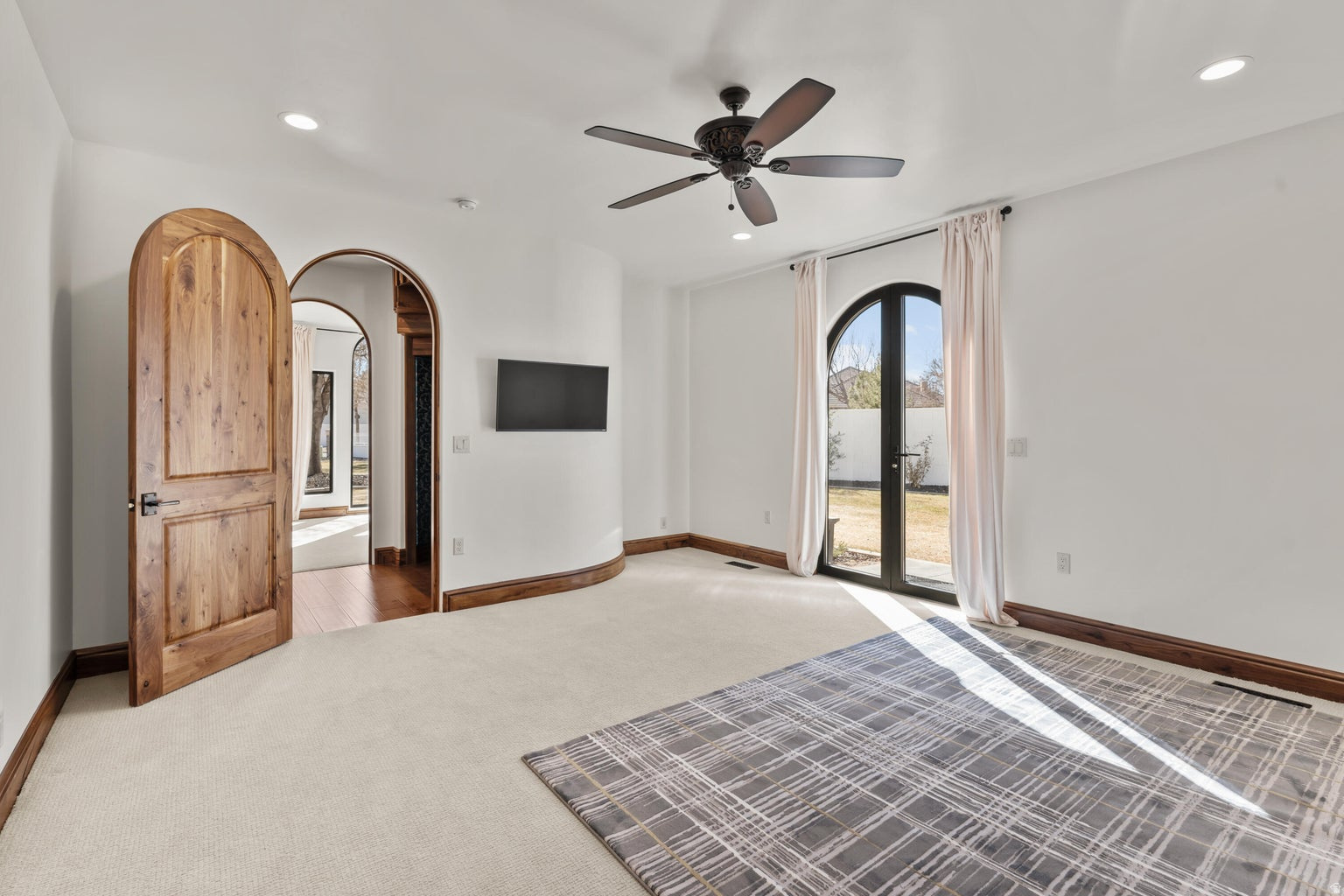 BLOOMINGTON RANCHOS - Residential
