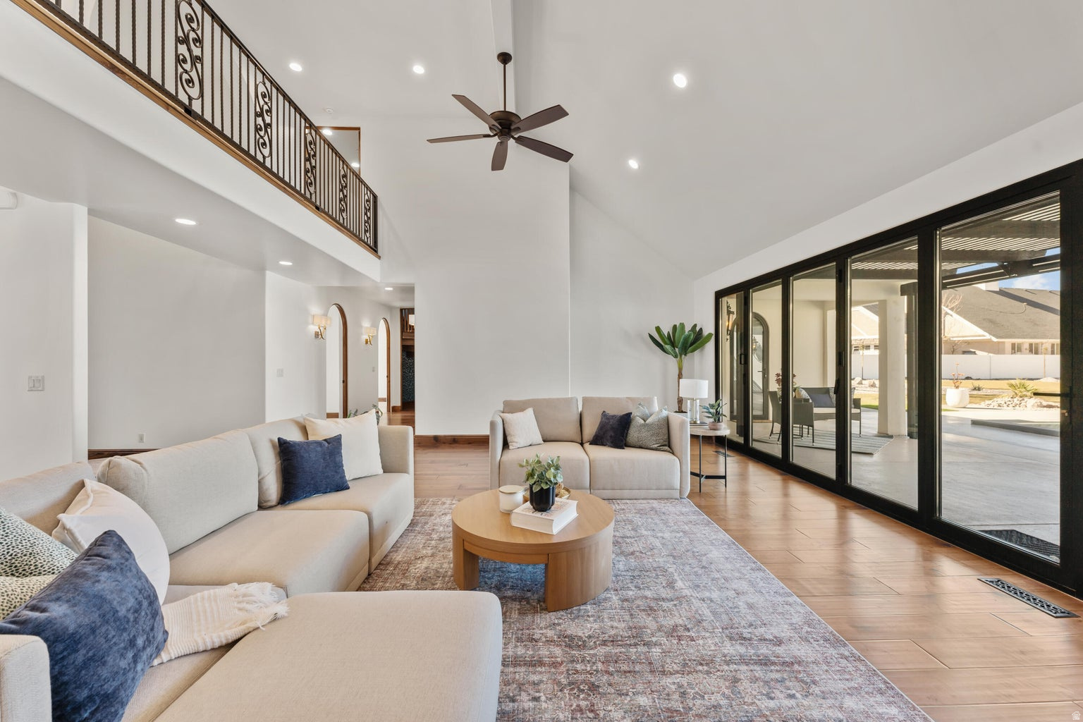 BLOOMINGTON RANCHOS - Residential