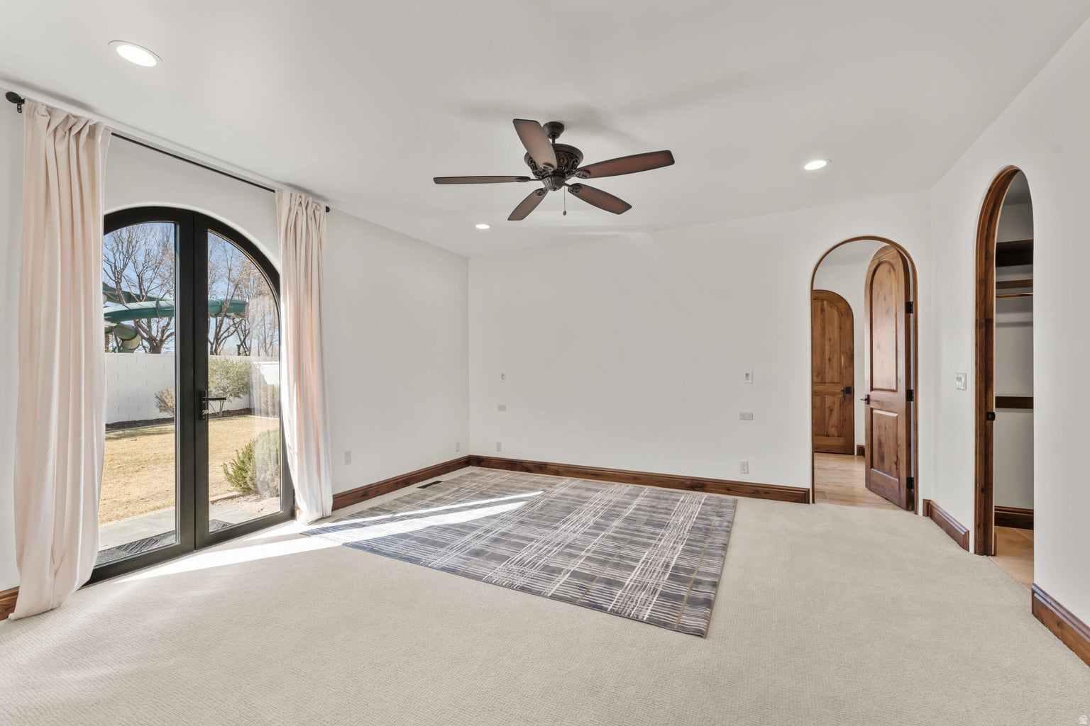 BLOOMINGTON RANCHOS - Residential