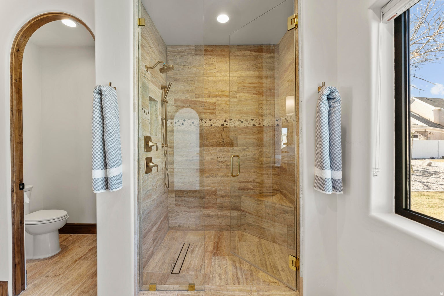 BLOOMINGTON RANCHOS - Residential