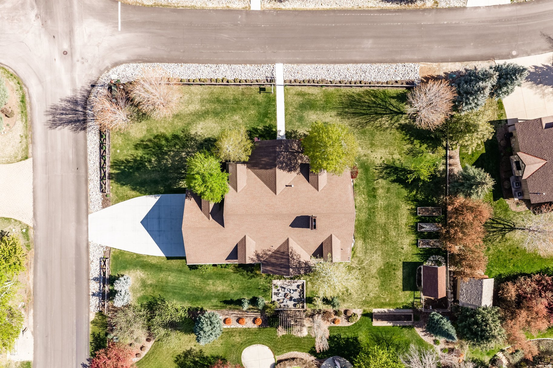 DUTCH FIELDS - Residential