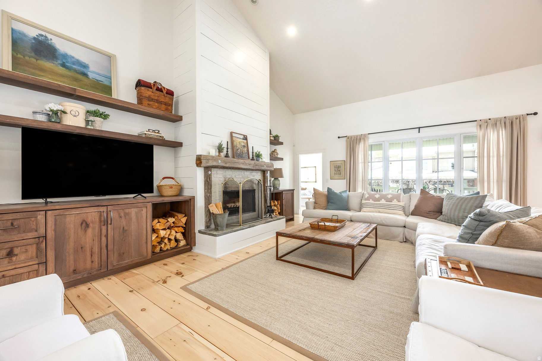DUTCH FIELDS - Residential