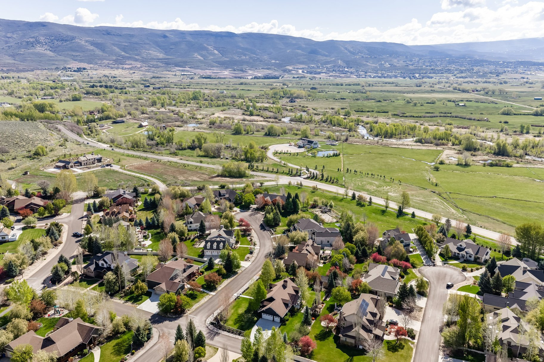 DUTCH FIELDS - Residential