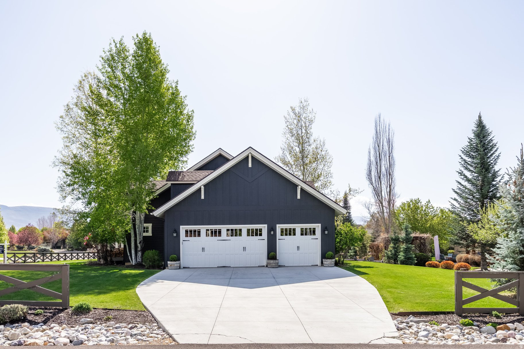 DUTCH FIELDS - Residential