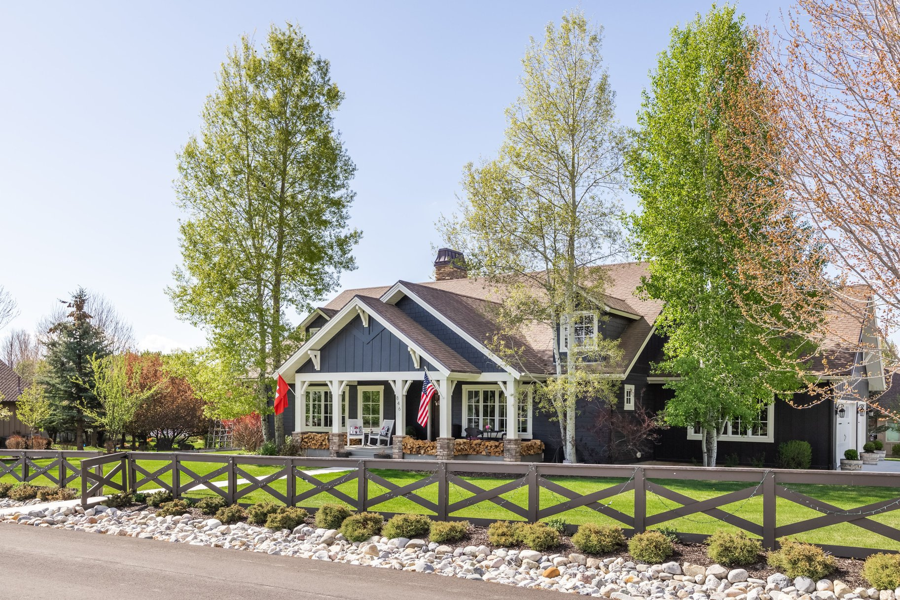 DUTCH FIELDS - Residential