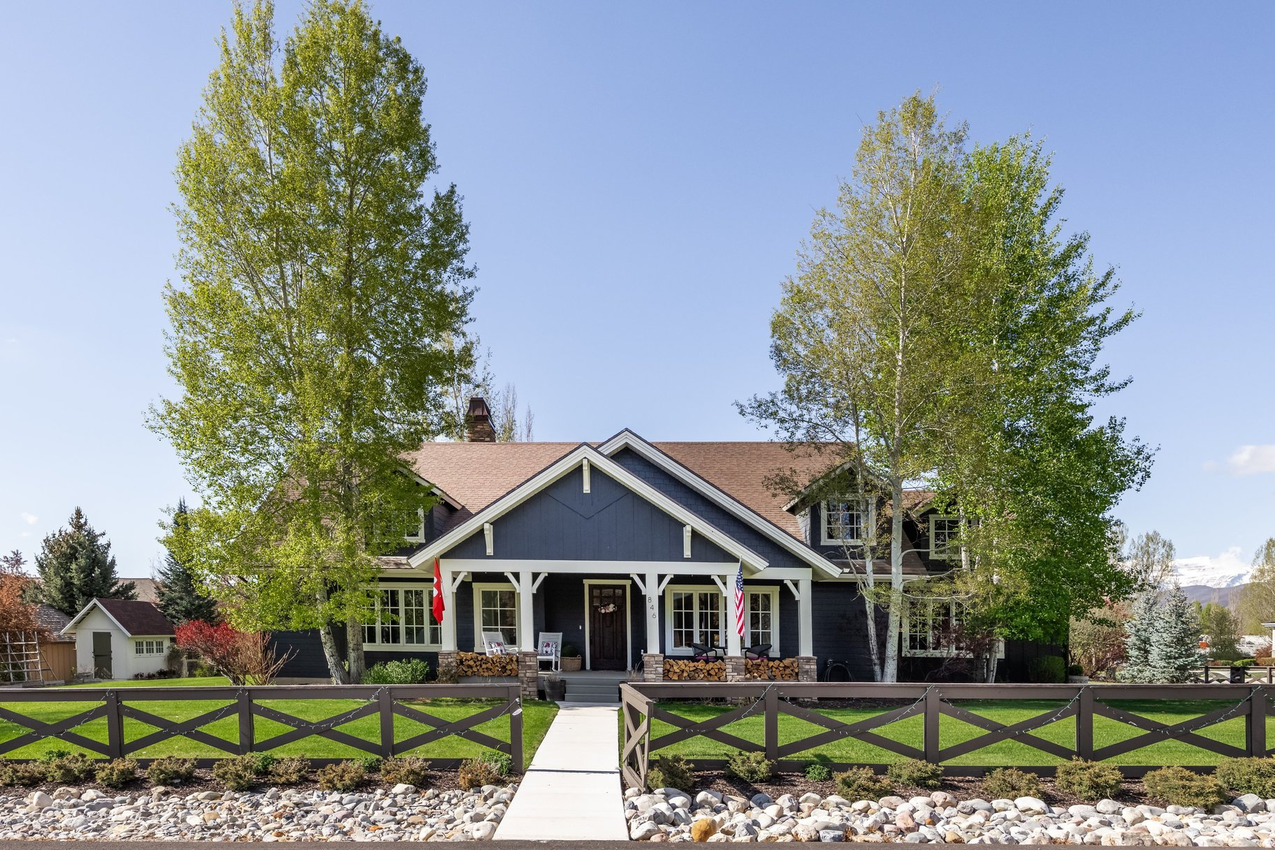 DUTCH FIELDS - Residential