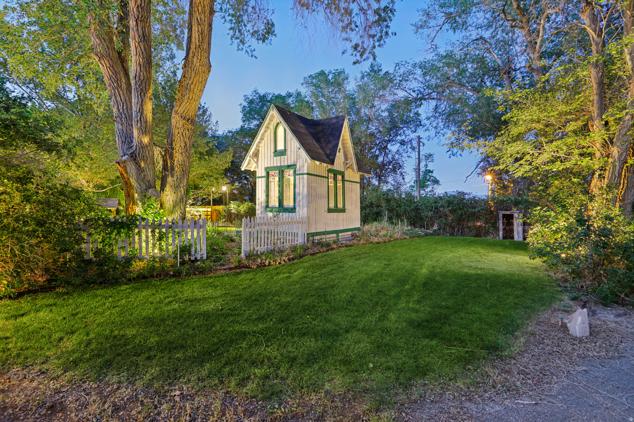 PALOMINO RANCH - Residential