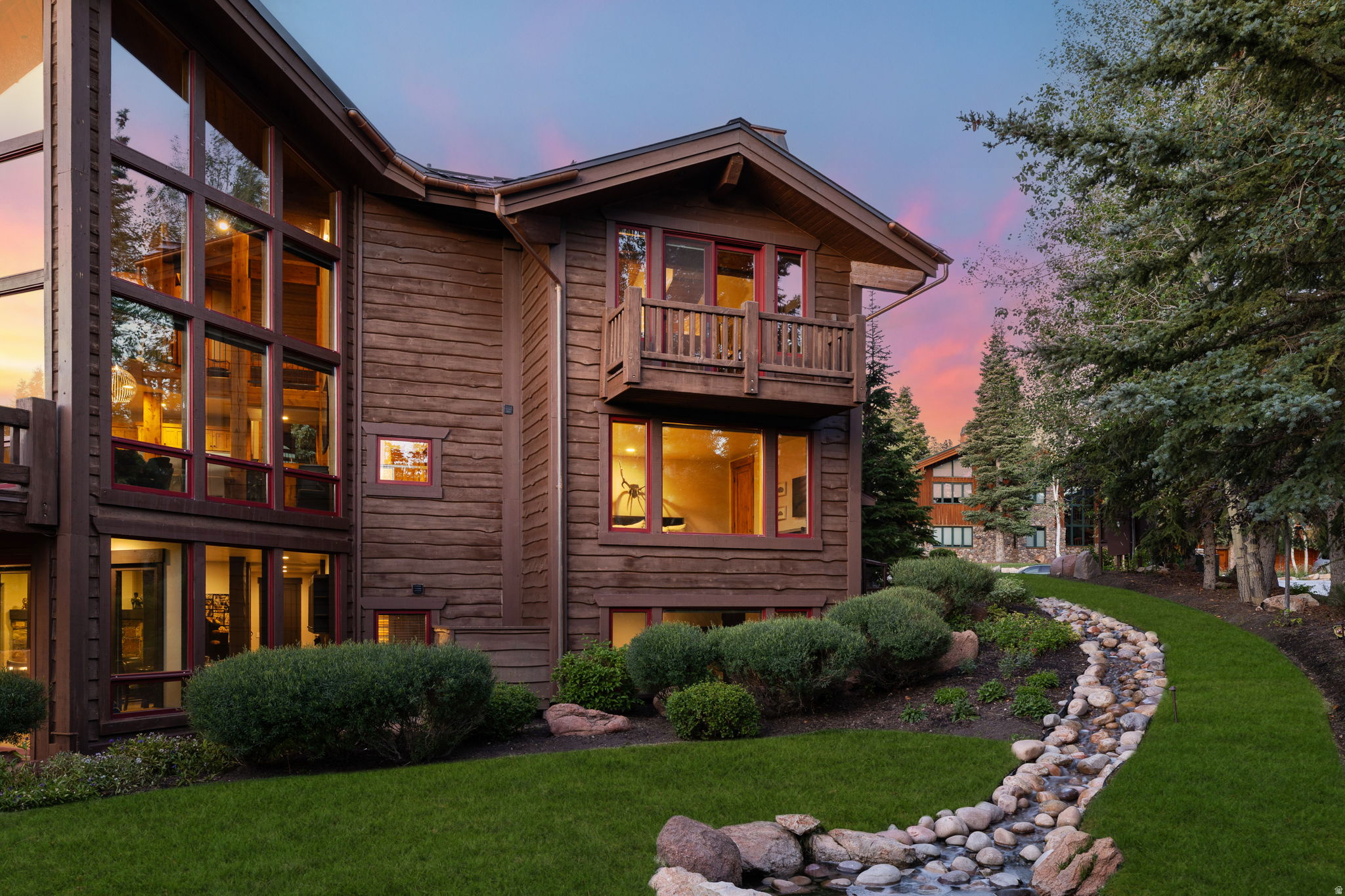 KNOLL ESTATES - Residential
