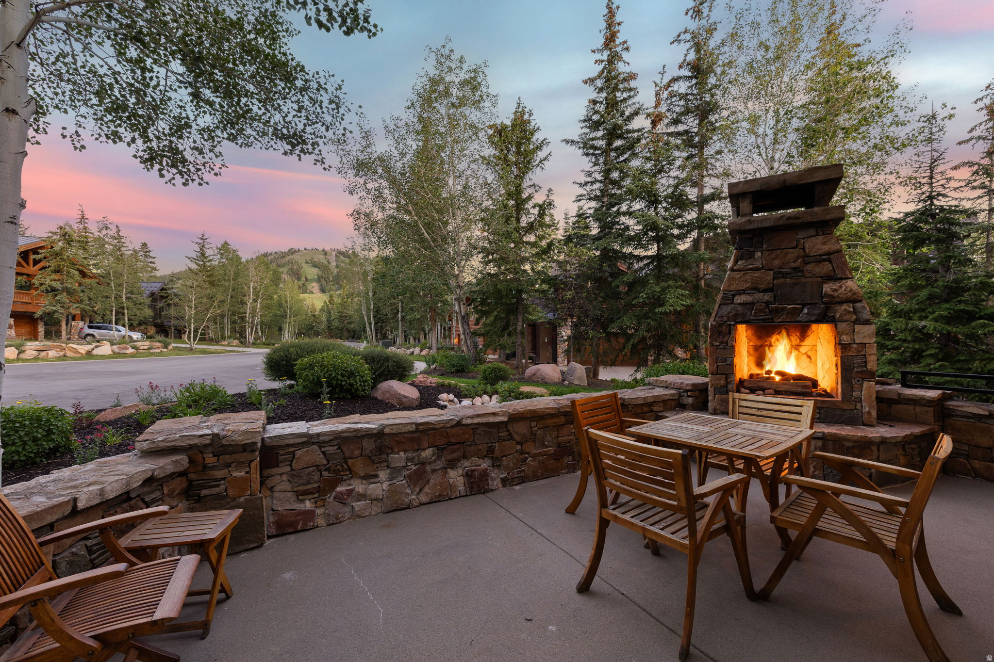 KNOLL ESTATES - Residential