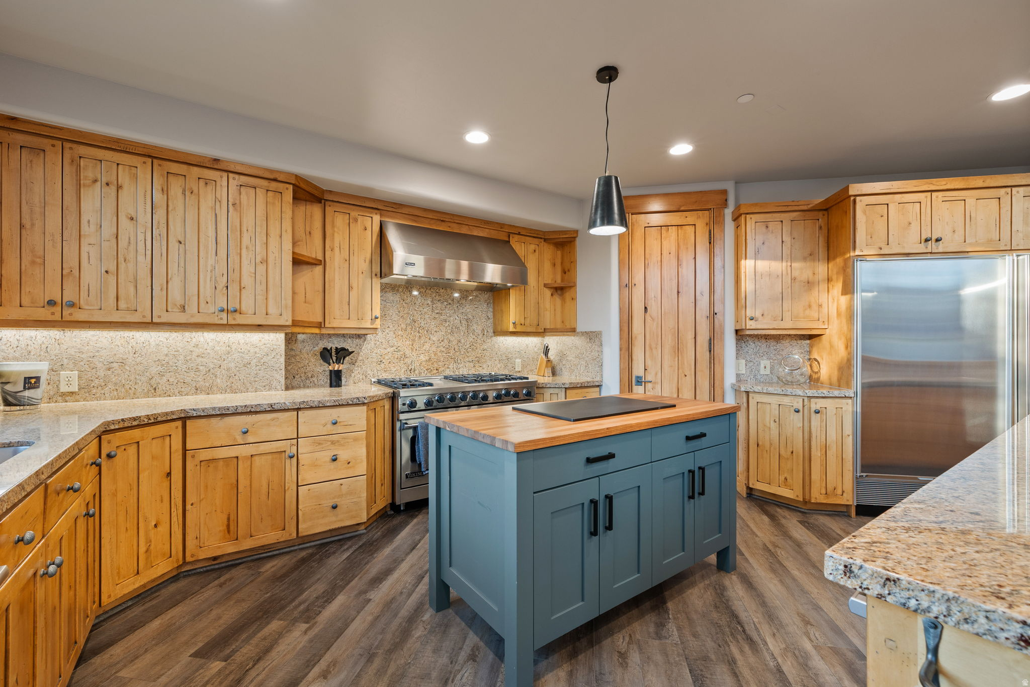 KNOLL ESTATES - Residential
