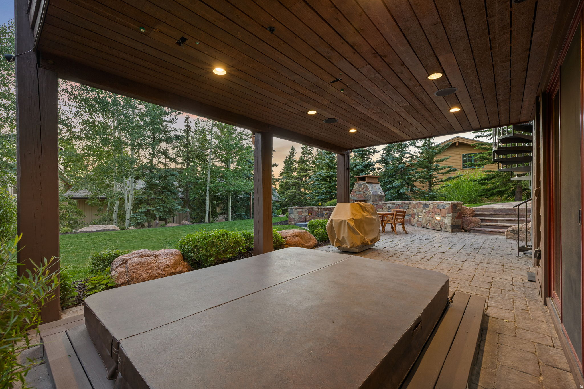 KNOLL ESTATES - Residential