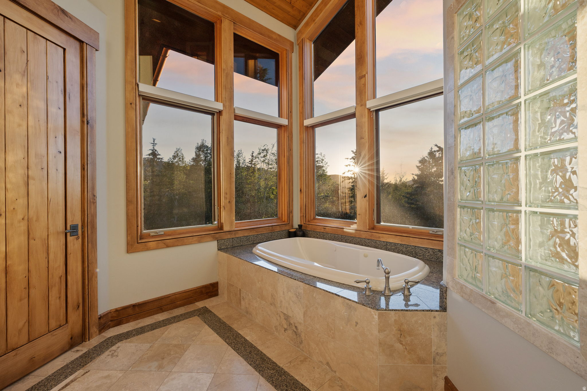 KNOLL ESTATES - Residential