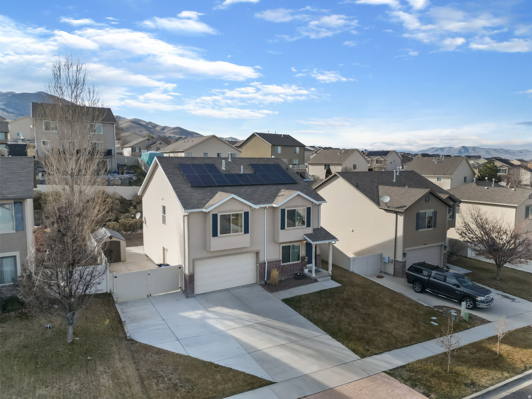 THE VILLAGE OF HAWKS LANDING - Residential
