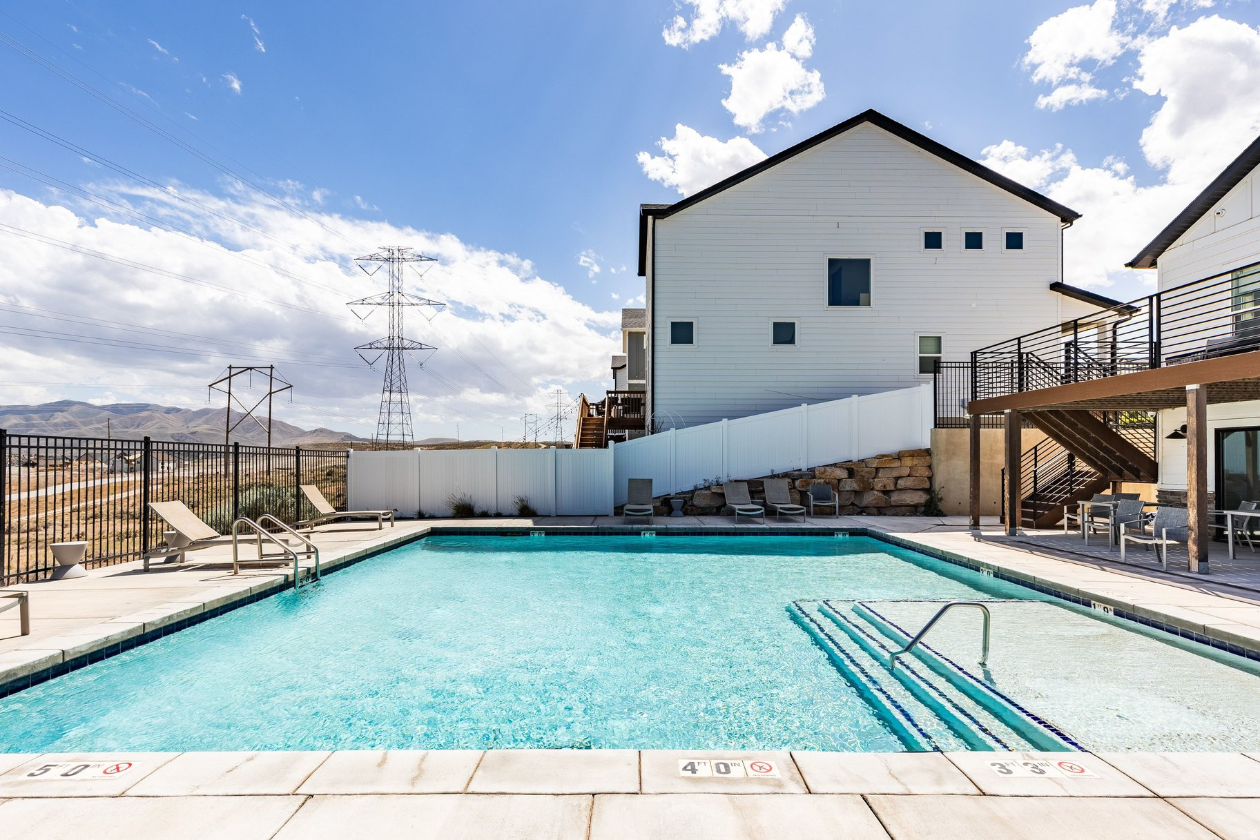 SCENIC MOUNTAIN - Residential