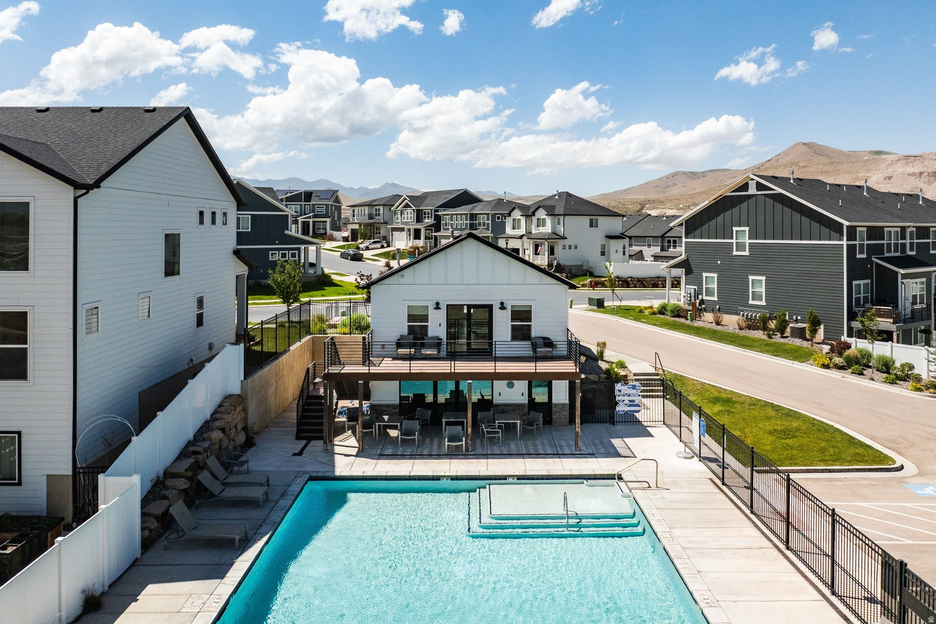 SCENIC MOUNTAIN - Residential