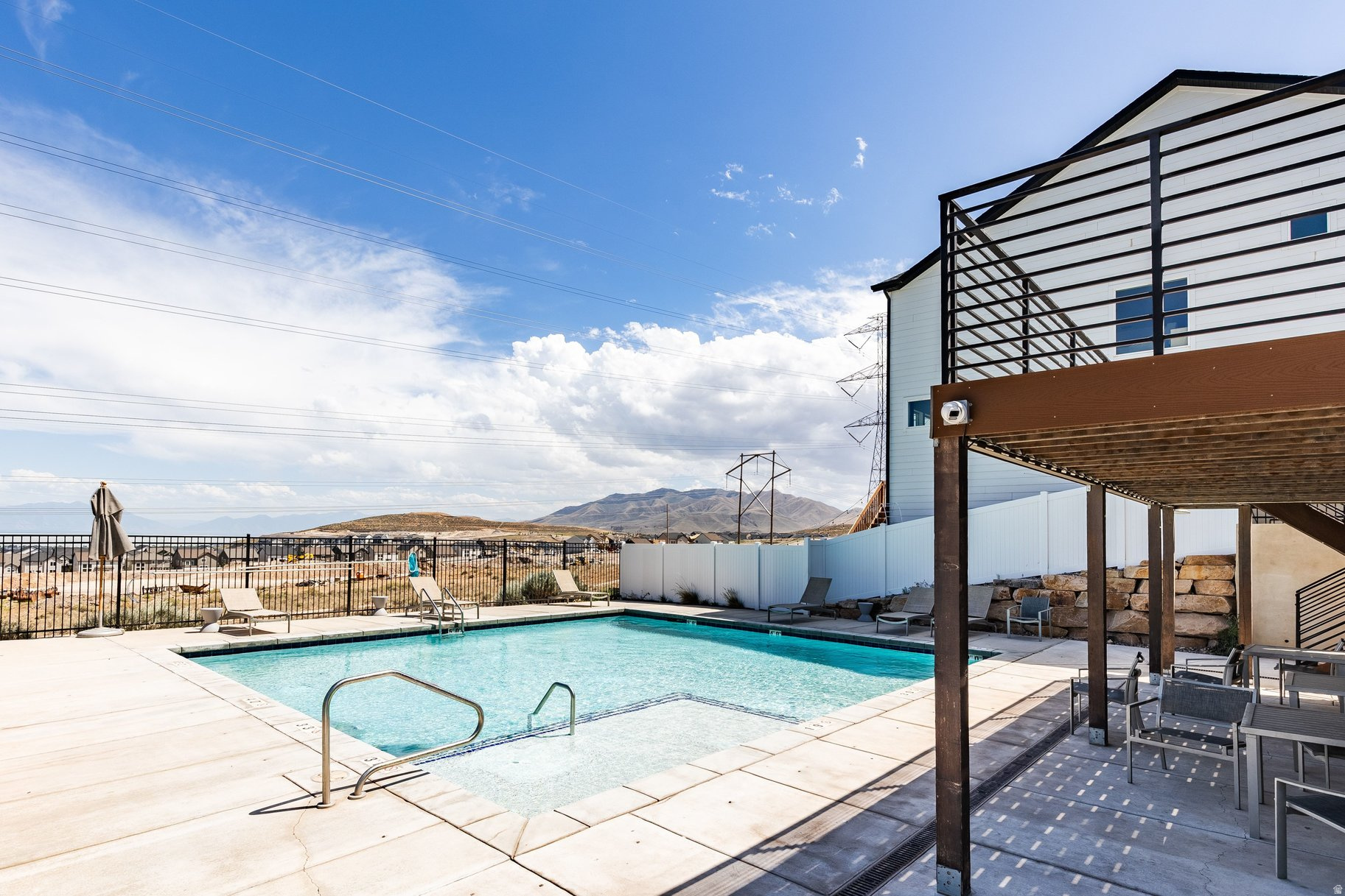 SCENIC MOUNTAIN - Residential