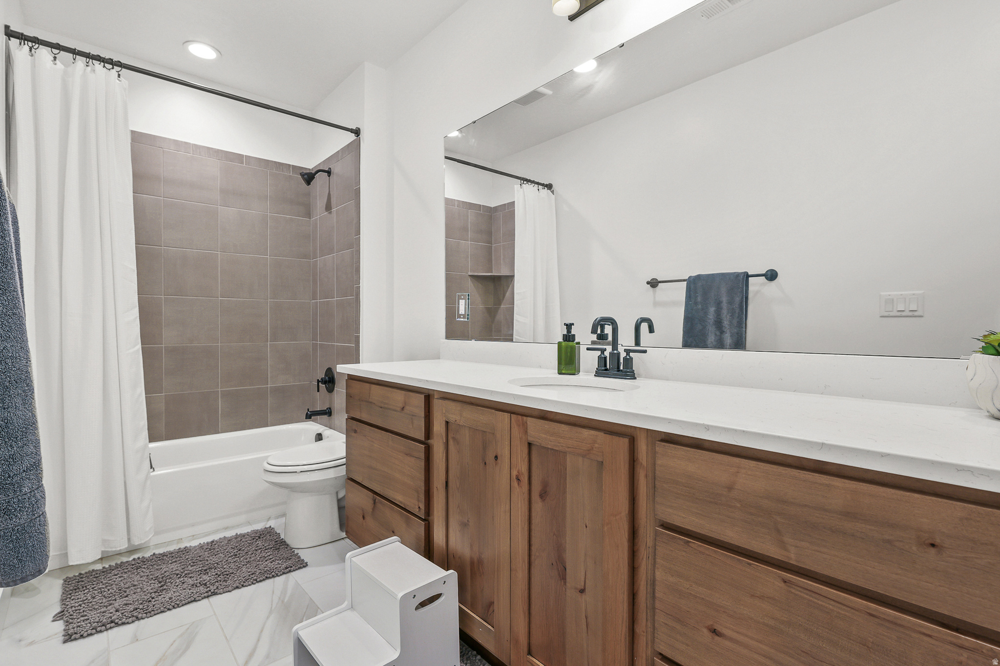 LAYTON PARKE ESTATES - Residential