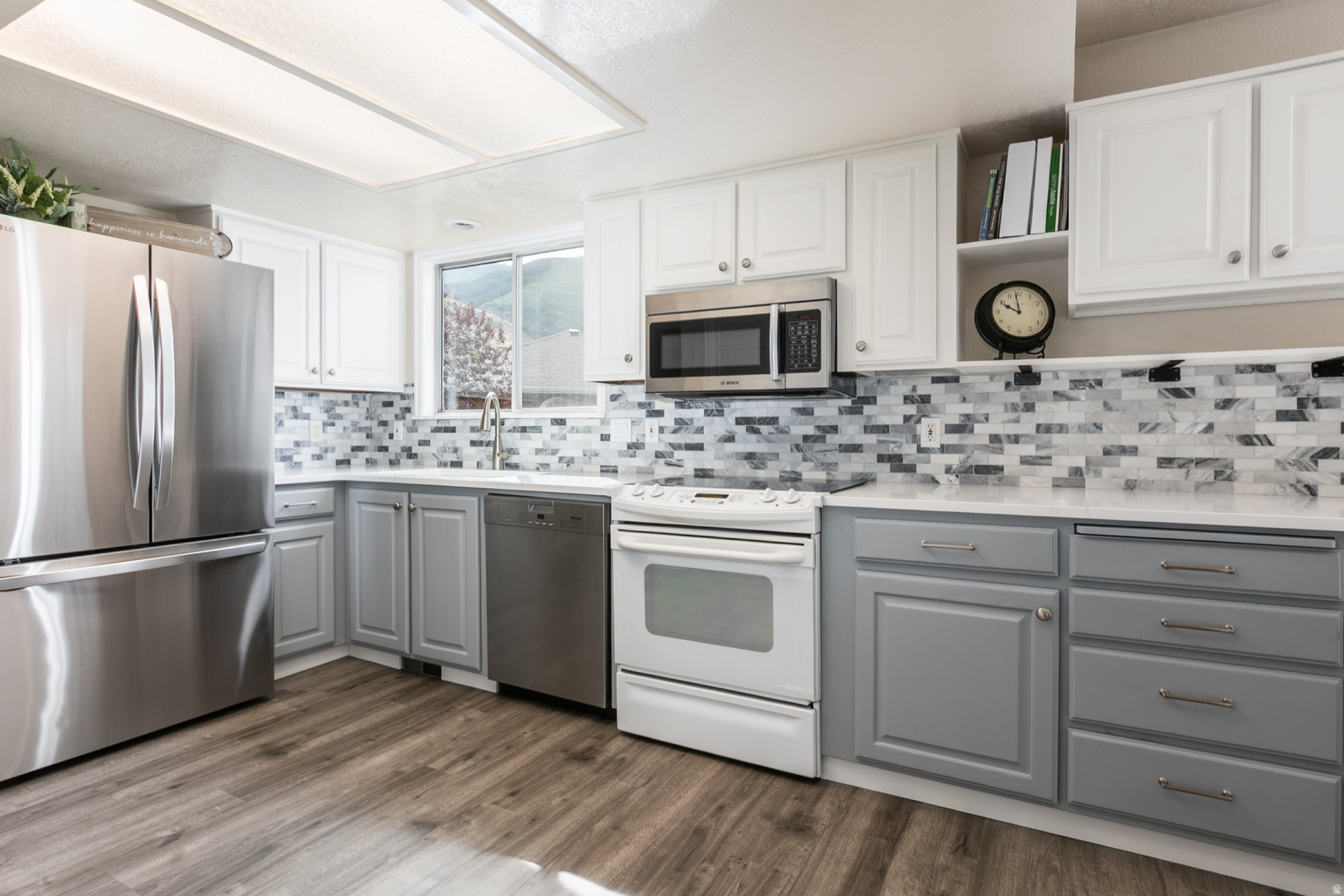 GRAND OAKS - Residential