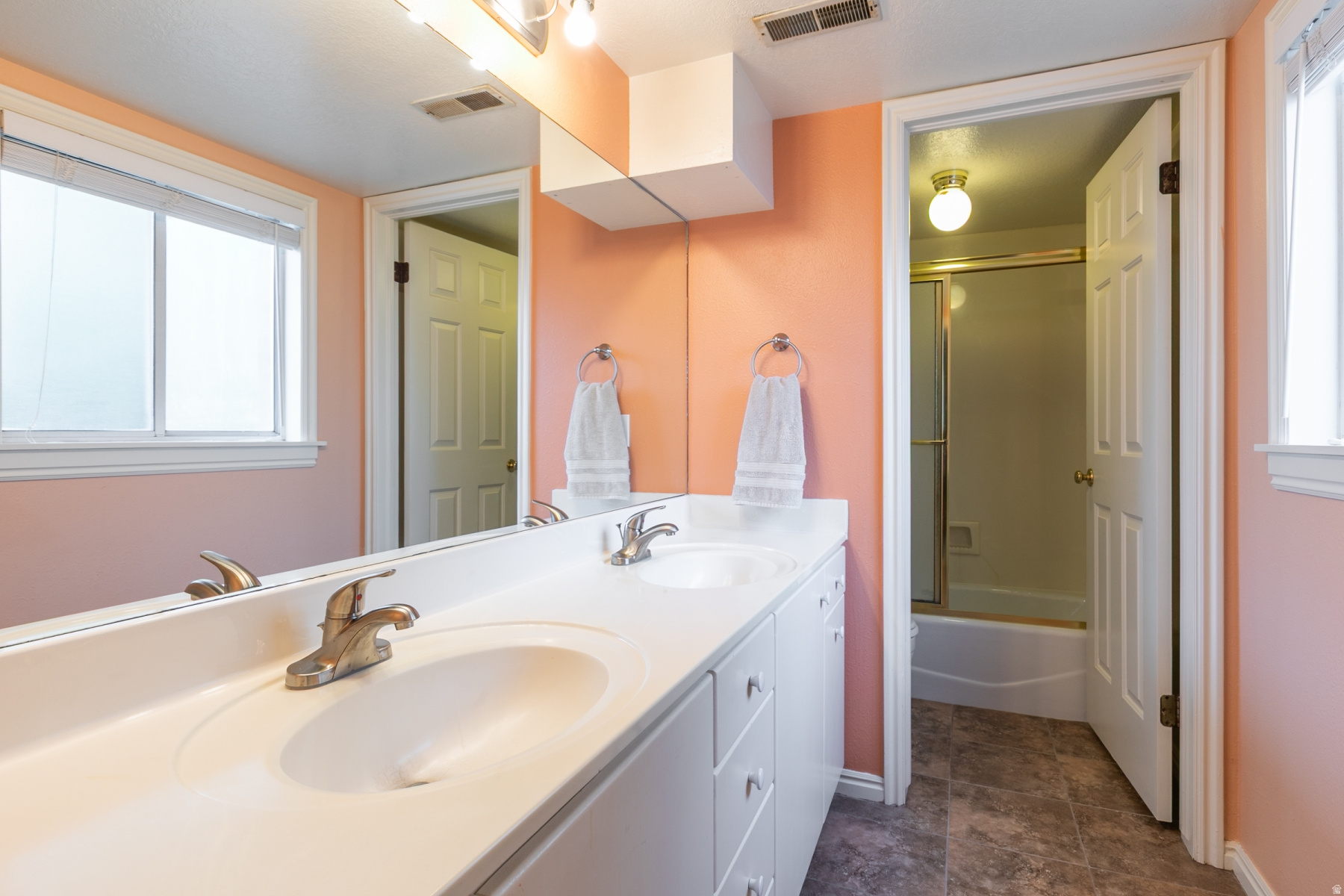 GRAND OAKS - Residential