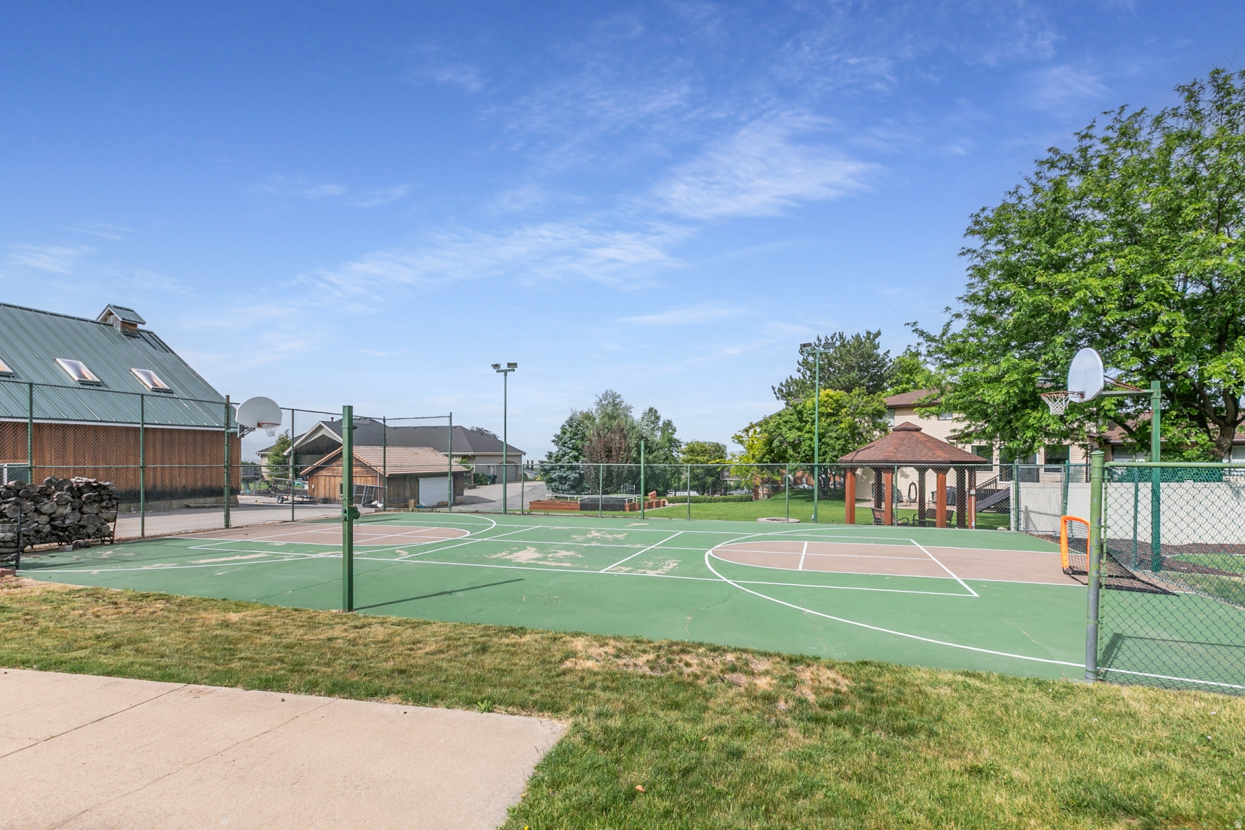 GRAND OAKS - Residential