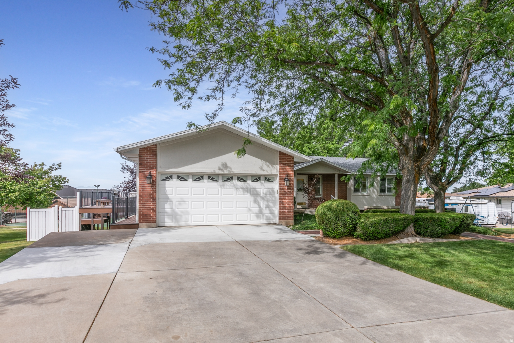 GRAND OAKS - Residential