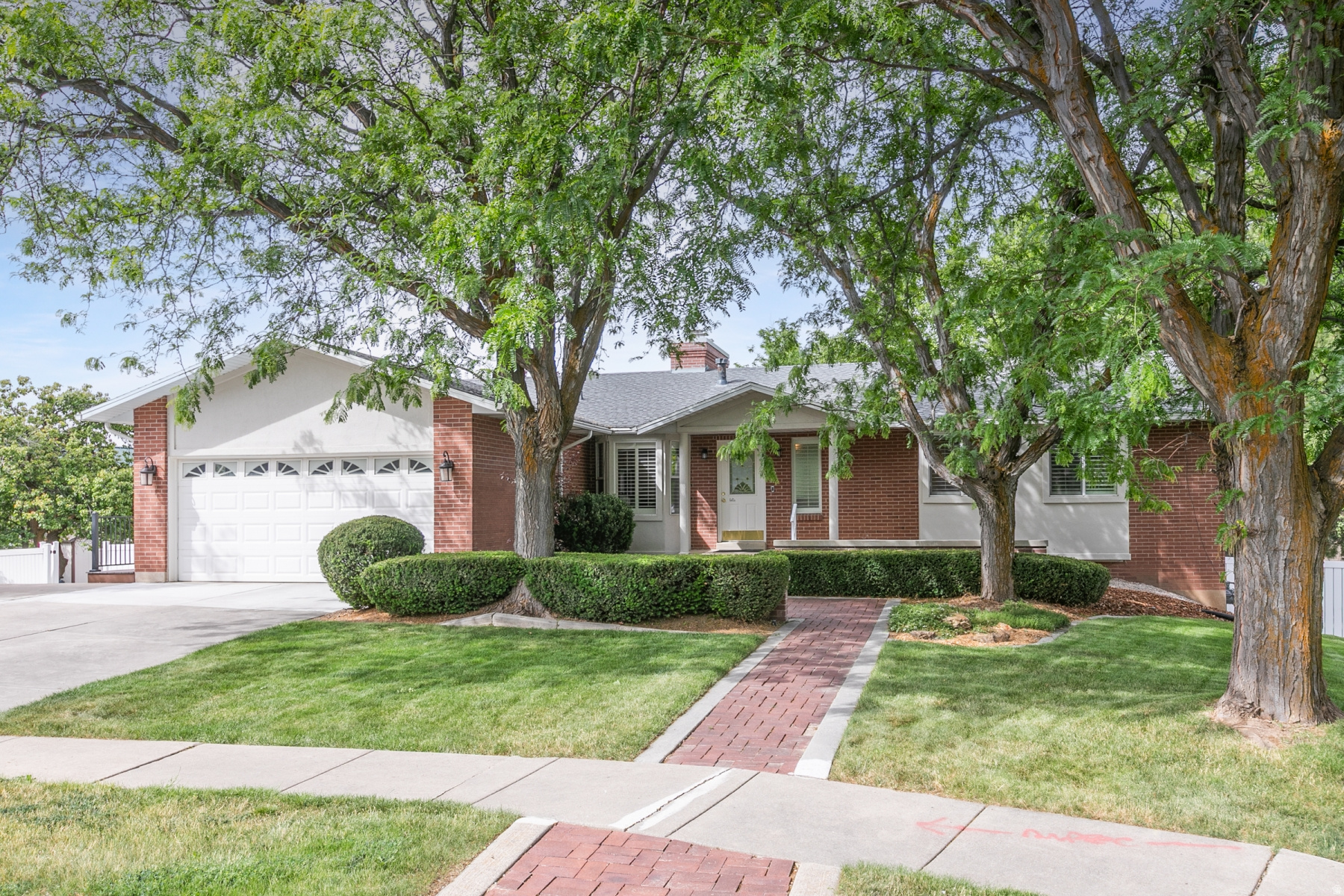 GRAND OAKS - Residential