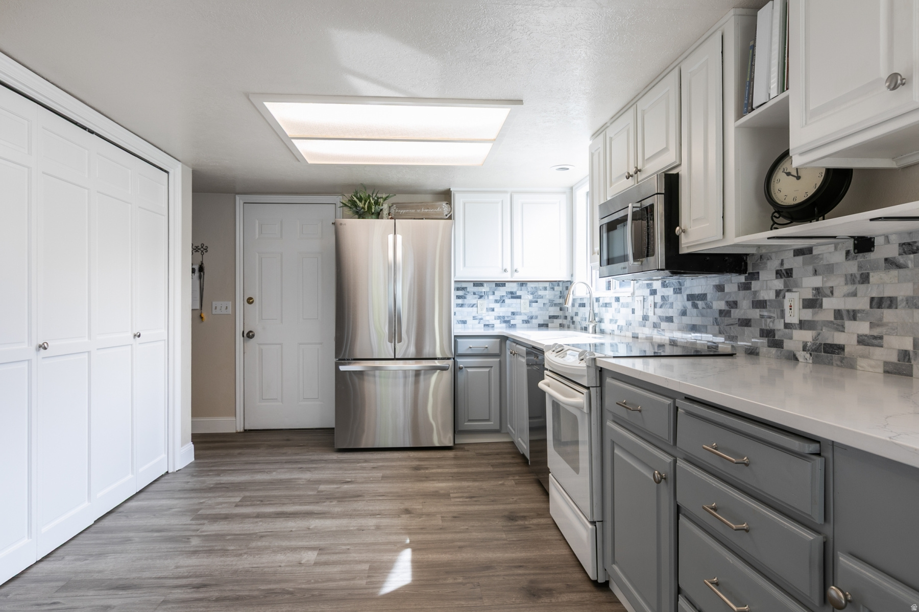 GRAND OAKS - Residential