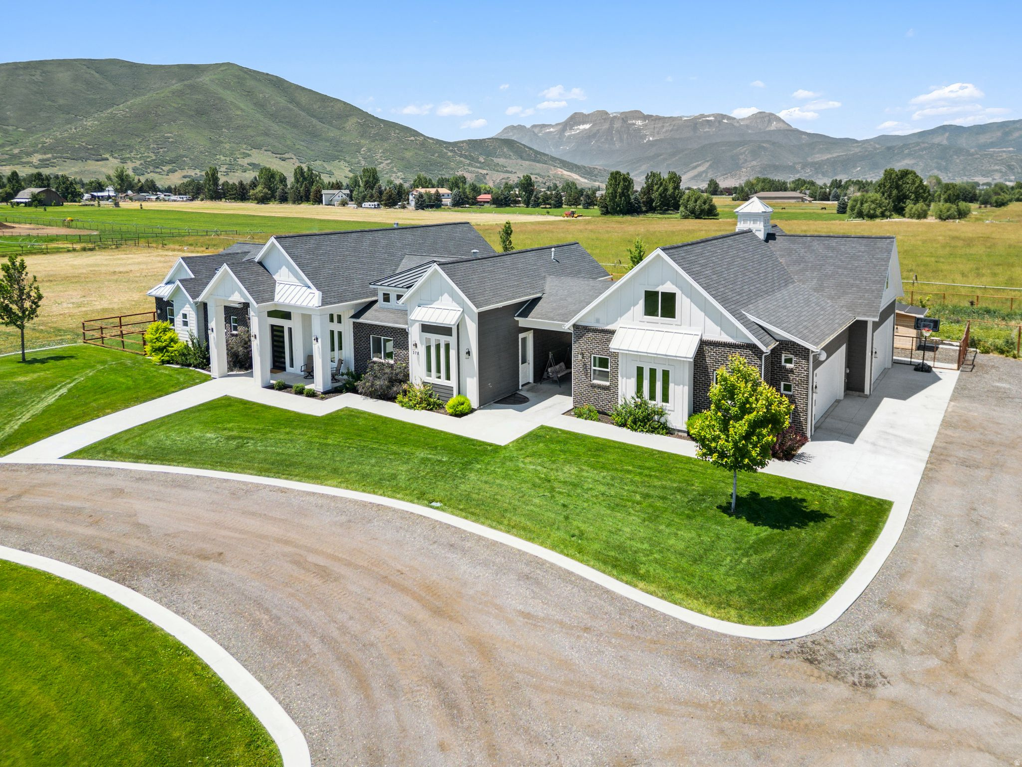 THREE FARMS ESTATES - Residential