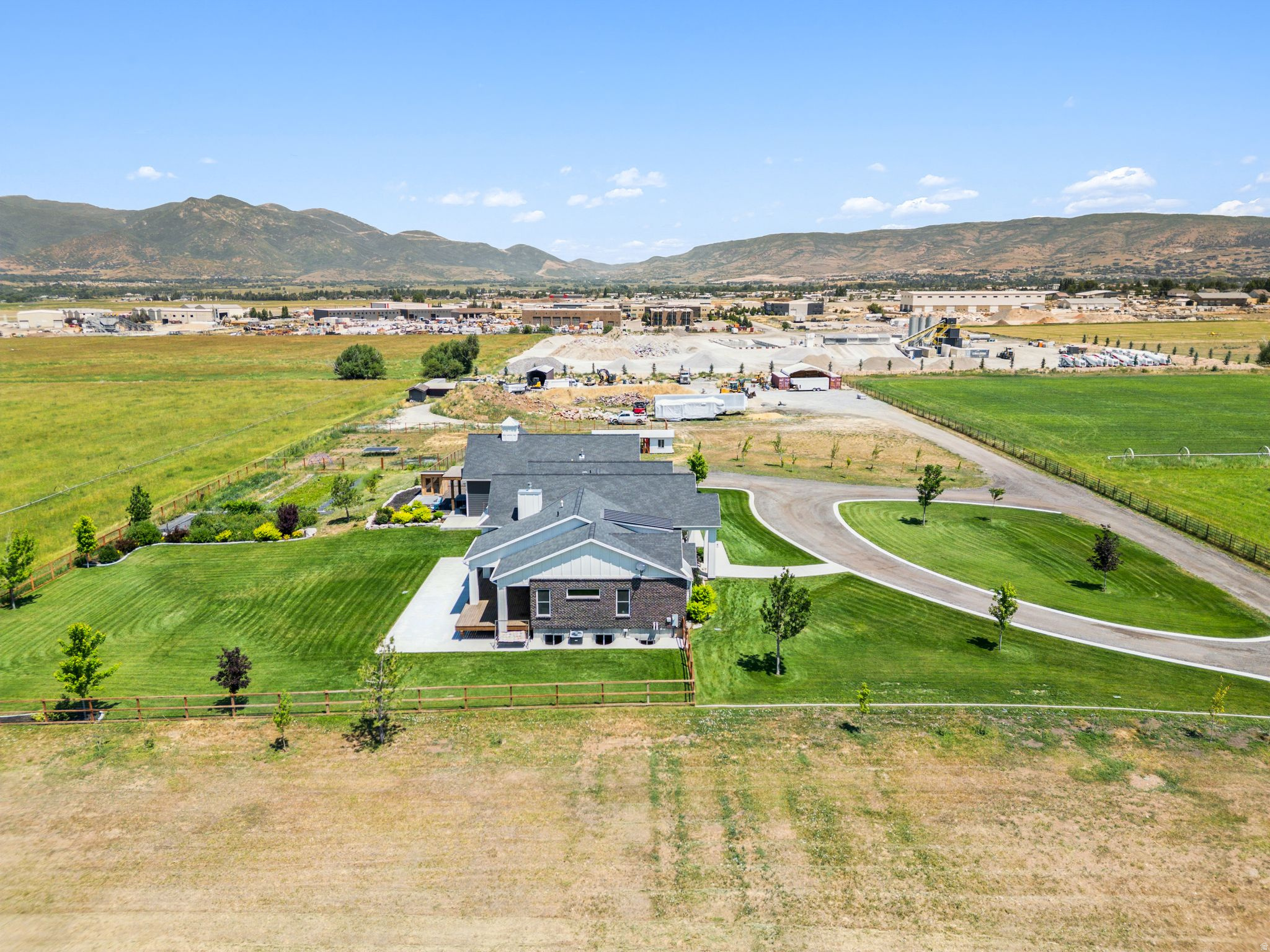 THREE FARMS ESTATES - Residential
