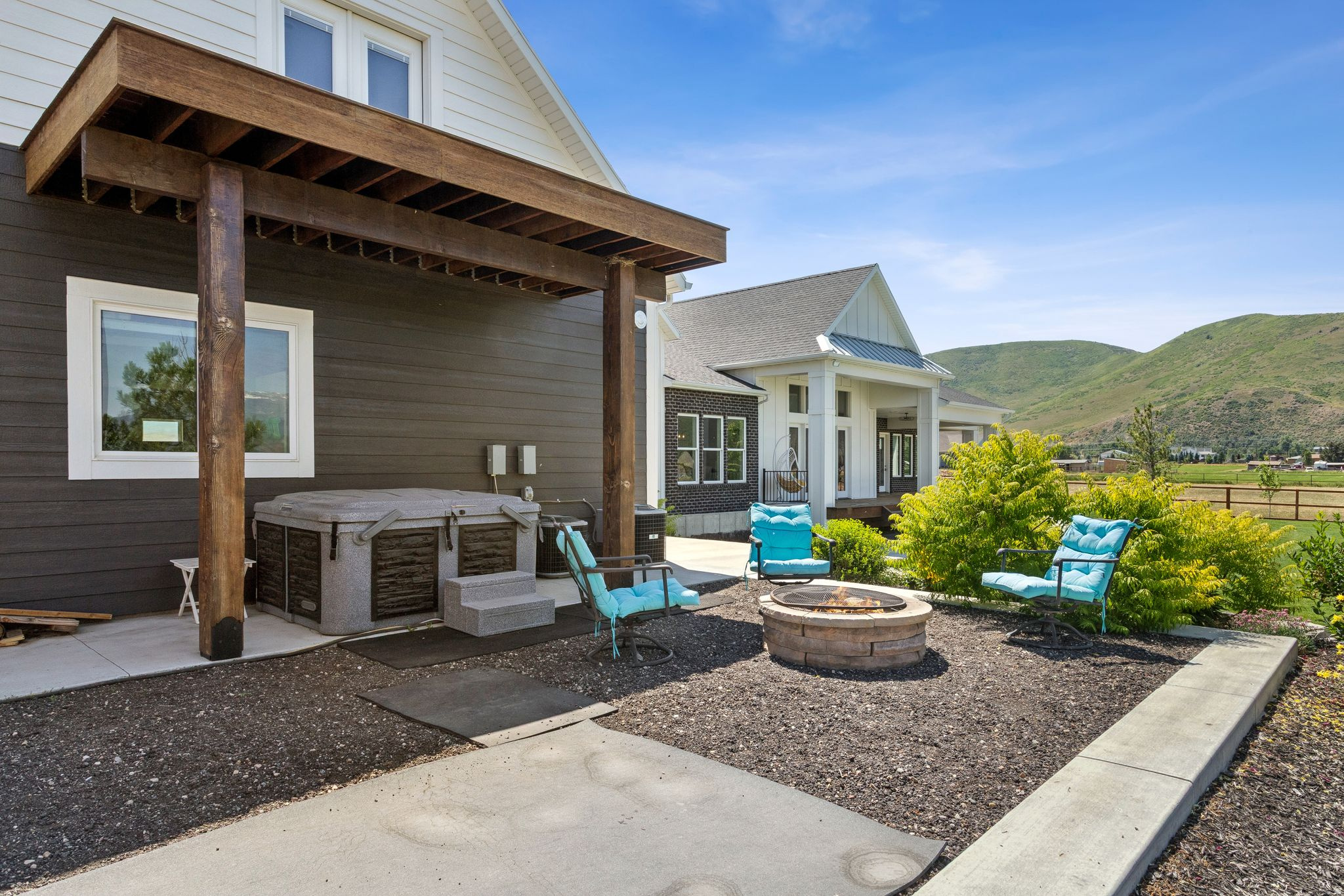 THREE FARMS ESTATES - Residential