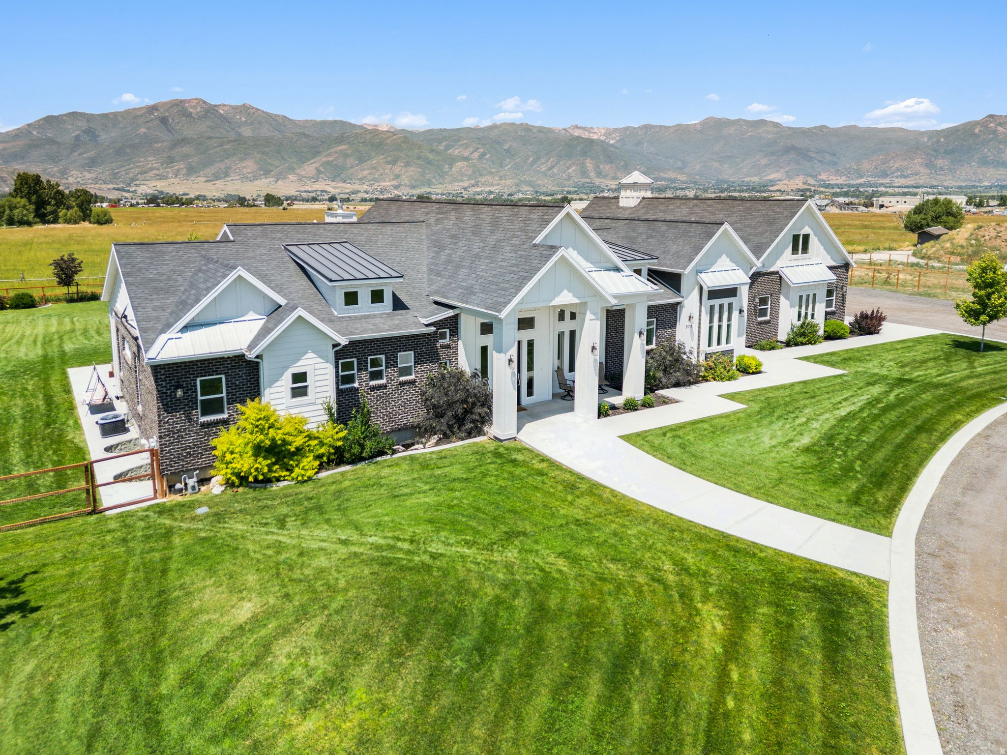 THREE FARMS ESTATES - Residential