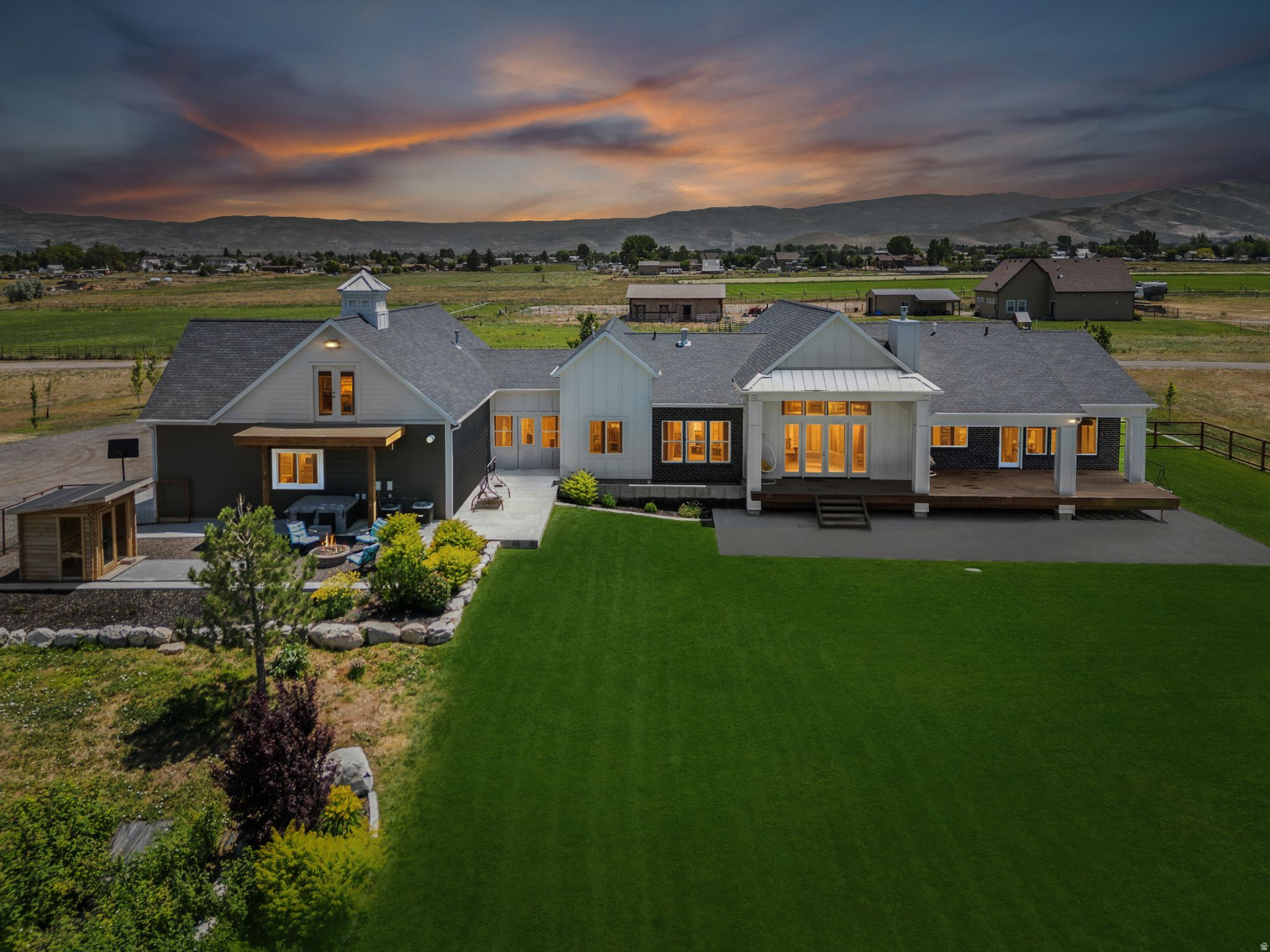 THREE FARMS ESTATES - Residential
